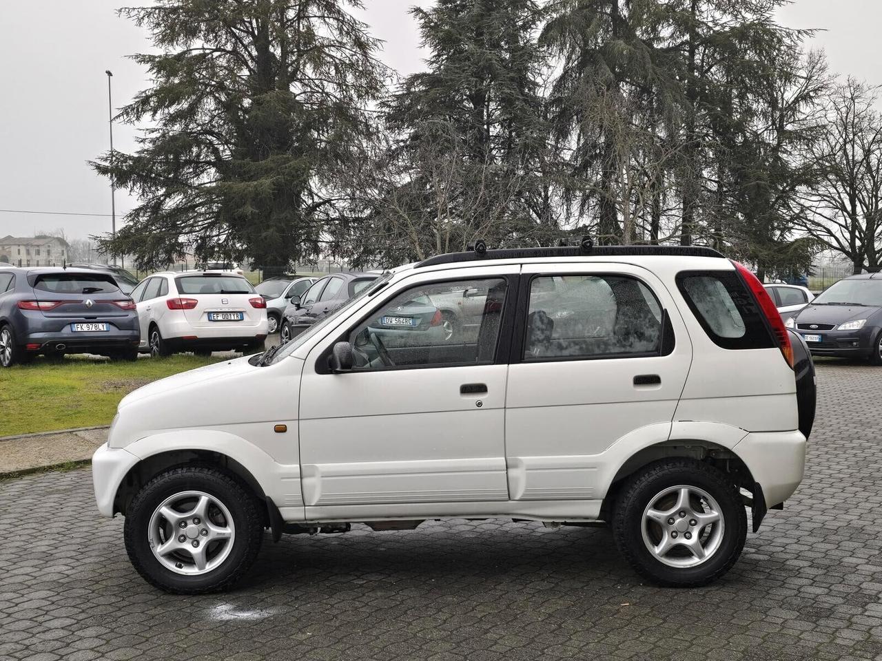 Daihatsu Terios 1.3i 4x4|CERCHI IN LEGA