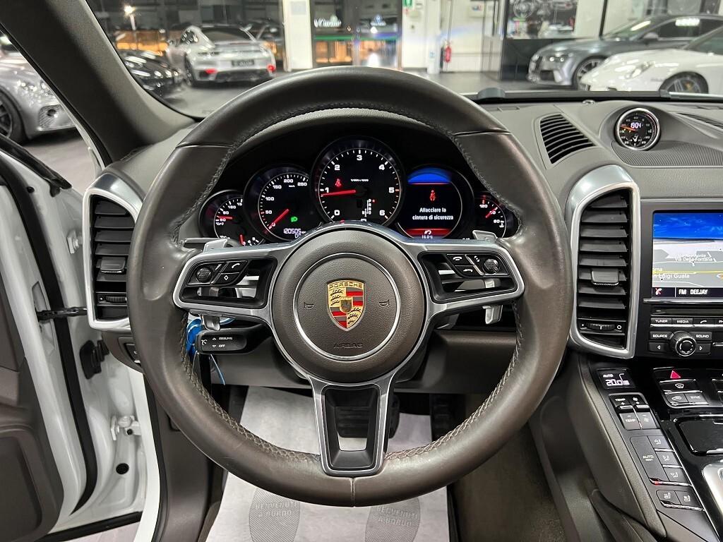 Porsche Cayenne 3.0 tiptronic