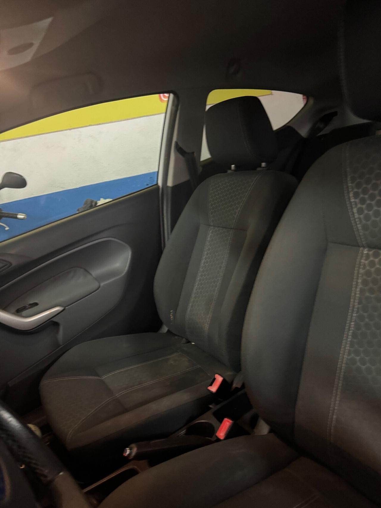 Ford Fiesta 1.4 TDCi 68CV 3 porte Titanium