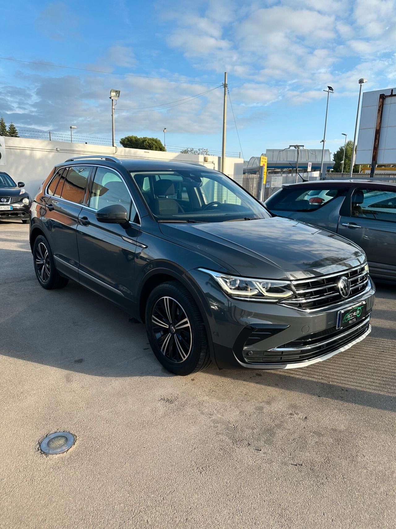 Volkswagen Tiguan 2.0 TDI 150 CV SCR DSG R-Line