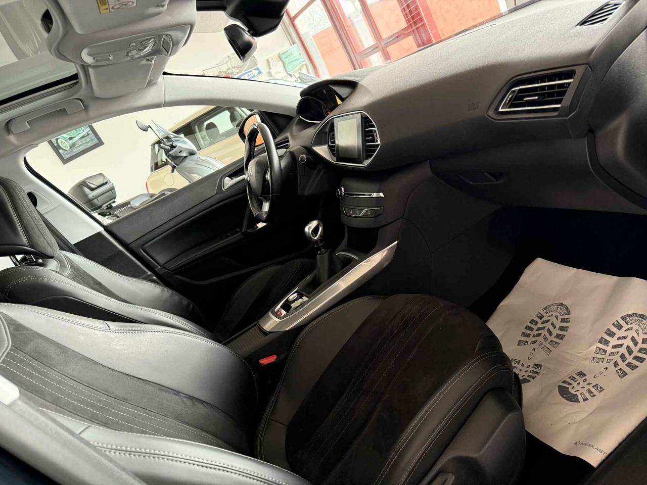 Peugeot 308 BlueHDi 150 S&S SW Allure