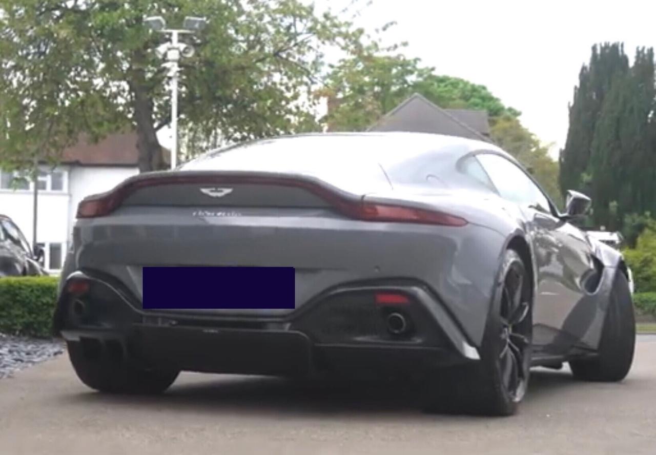 Aston Martin Vantage Coupé V8 - 510 CV