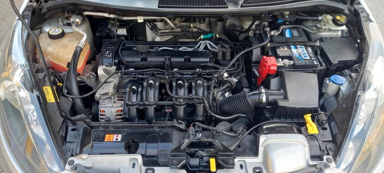 Ford Fiesta Modello Titanium cc. 1.250 Benzina 5 Porte 5 Posti SOLO 58.240 KM. Utilizzabile anche dai Neopatentati.