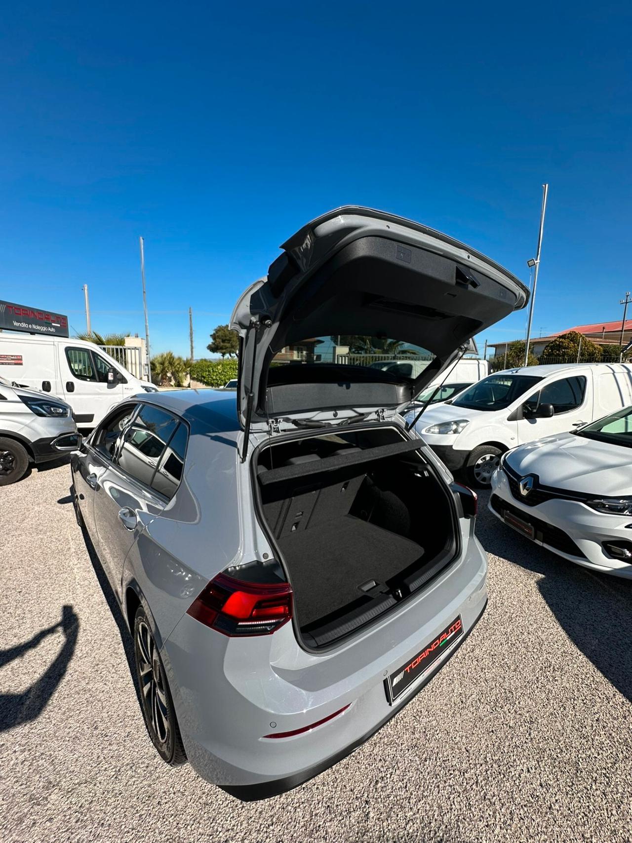 Volkswagen Golf VIII 2.0 TDI DSG UNITED