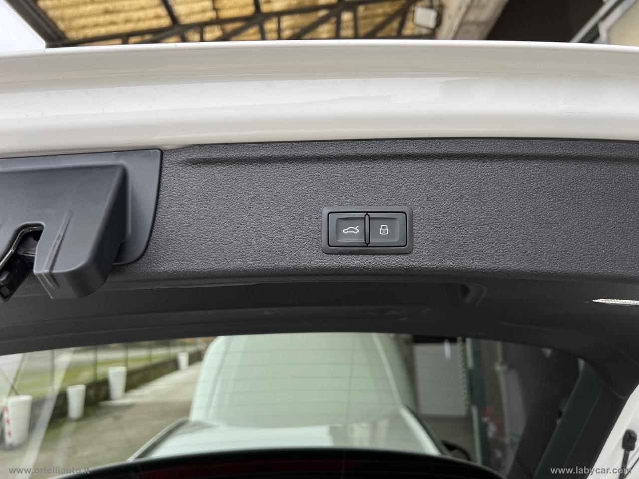 AUDI A4 Avant 30 TDI S tronic Business