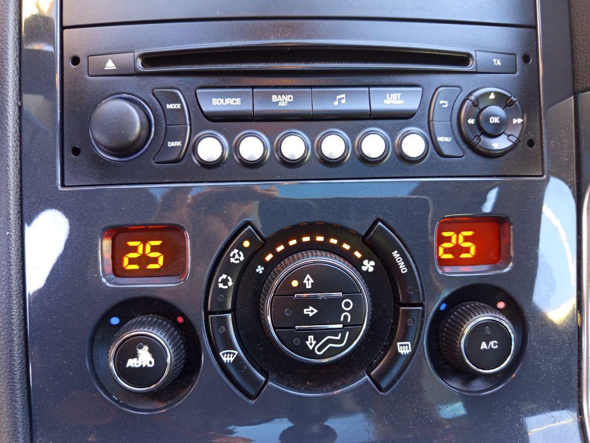 PEUGEOT 3008 1.6 HDi 115 CV Active TETTO PAN.