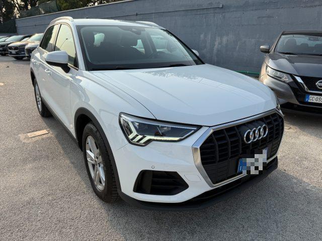 AUDI Q3 35 TDI Business
