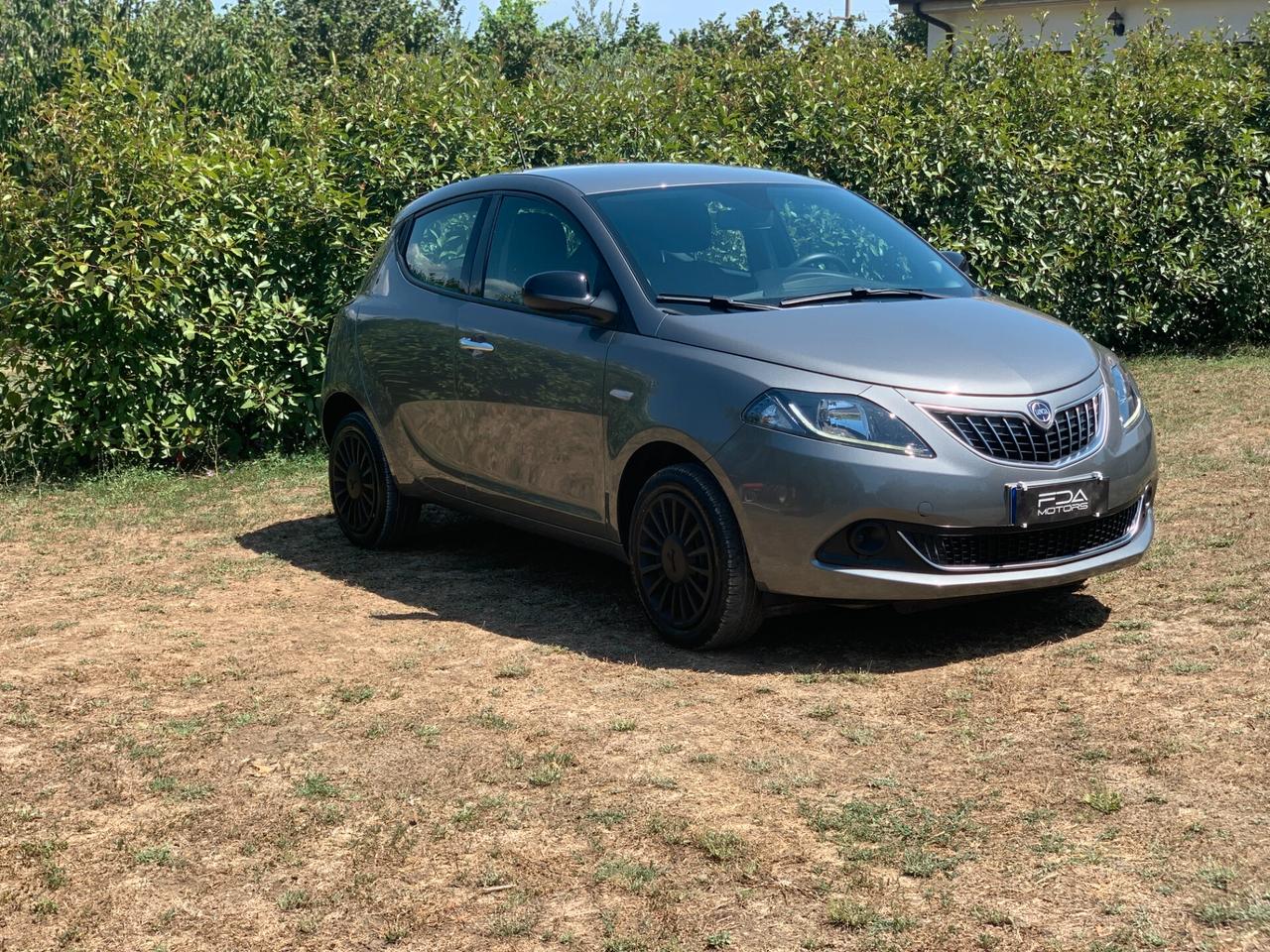 Lancia Ypsilon 1.0 FireFly 5 porte S&S Hybrid Silver Plus