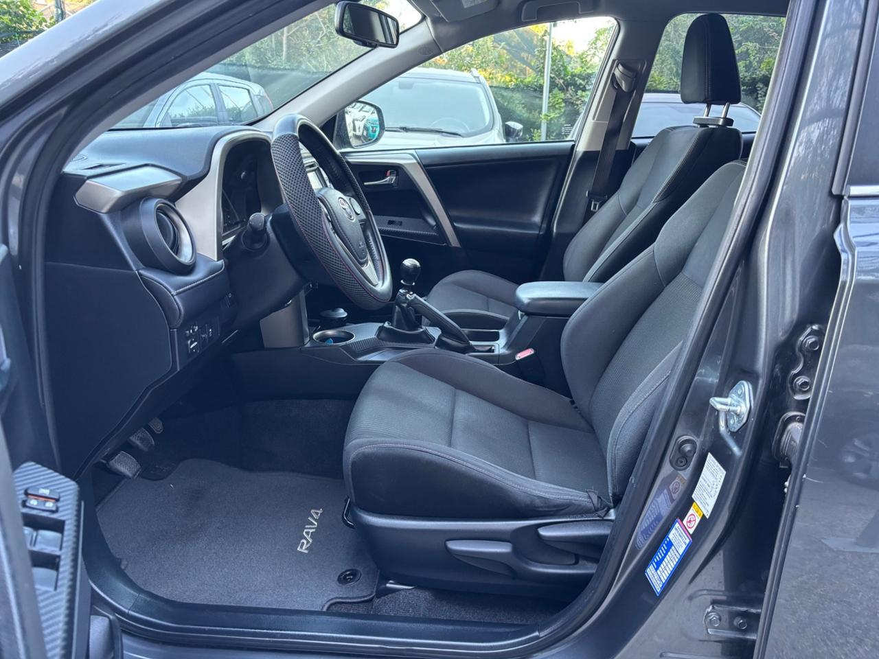Toyota RAV 4 - 2.0 D-4D Style White Ed.