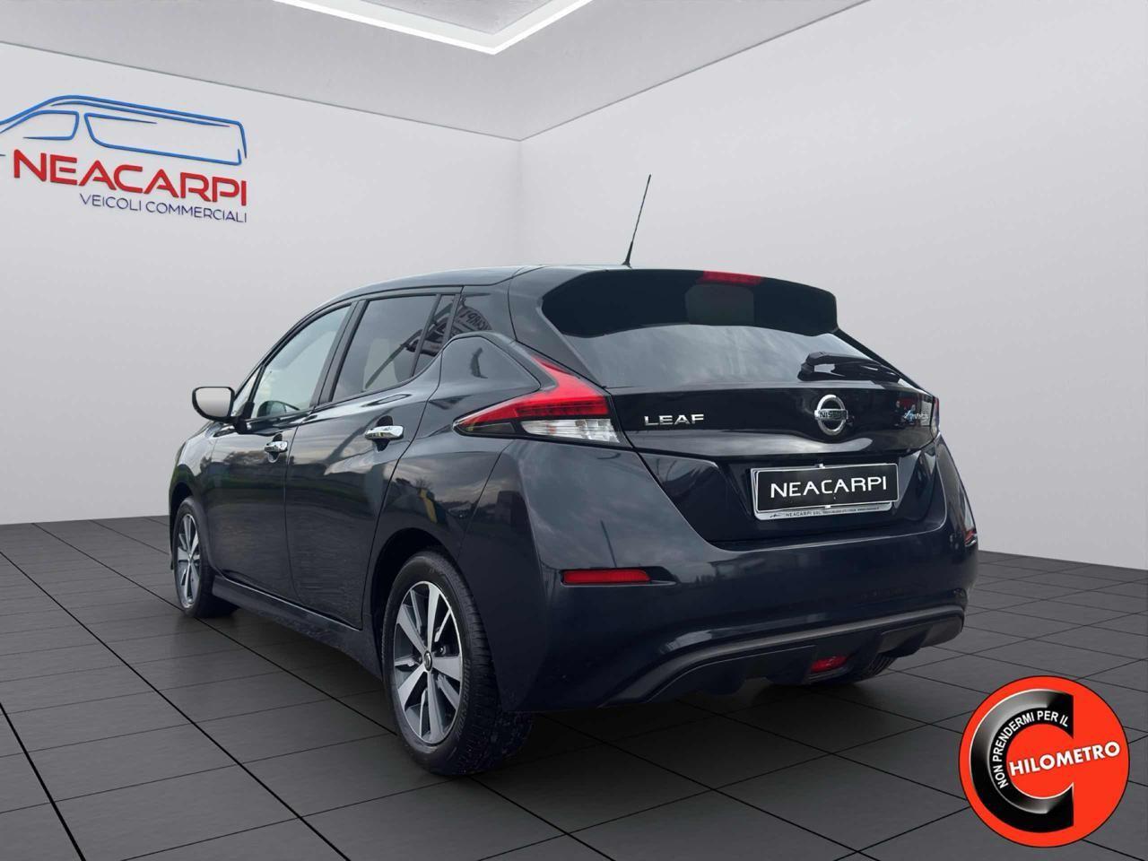 Nissan Leaf ACENTA 40 KWH-NAVI-SENSORI-RETROCAMERA-POKI KM-