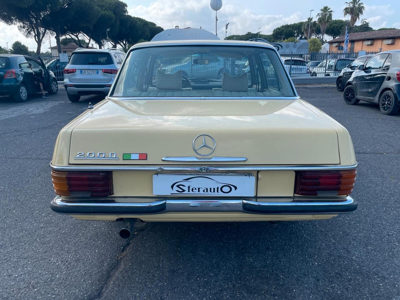 Mercedes-benz 210/310 MERCEDES W115/8 200D