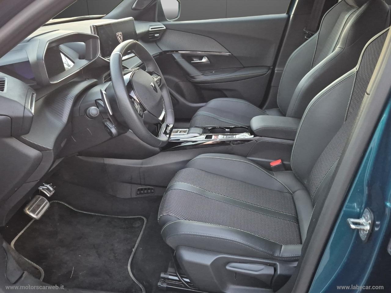 PEUGEOT 2008 Hybrid 145 e-DCS6 GT