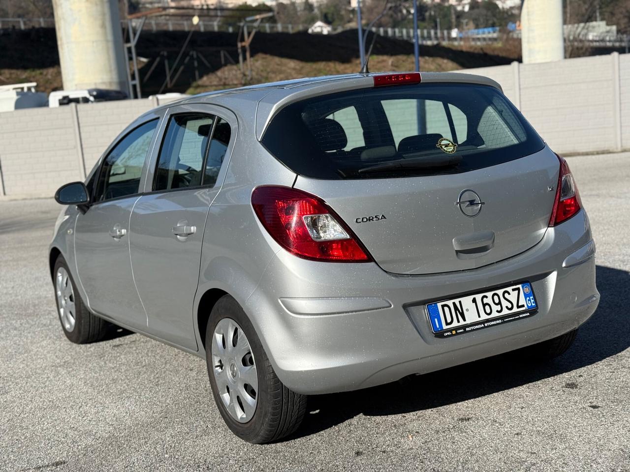 Opel Corsa 1.2 benzina 5 porte con soli 27.000 km 1 pro