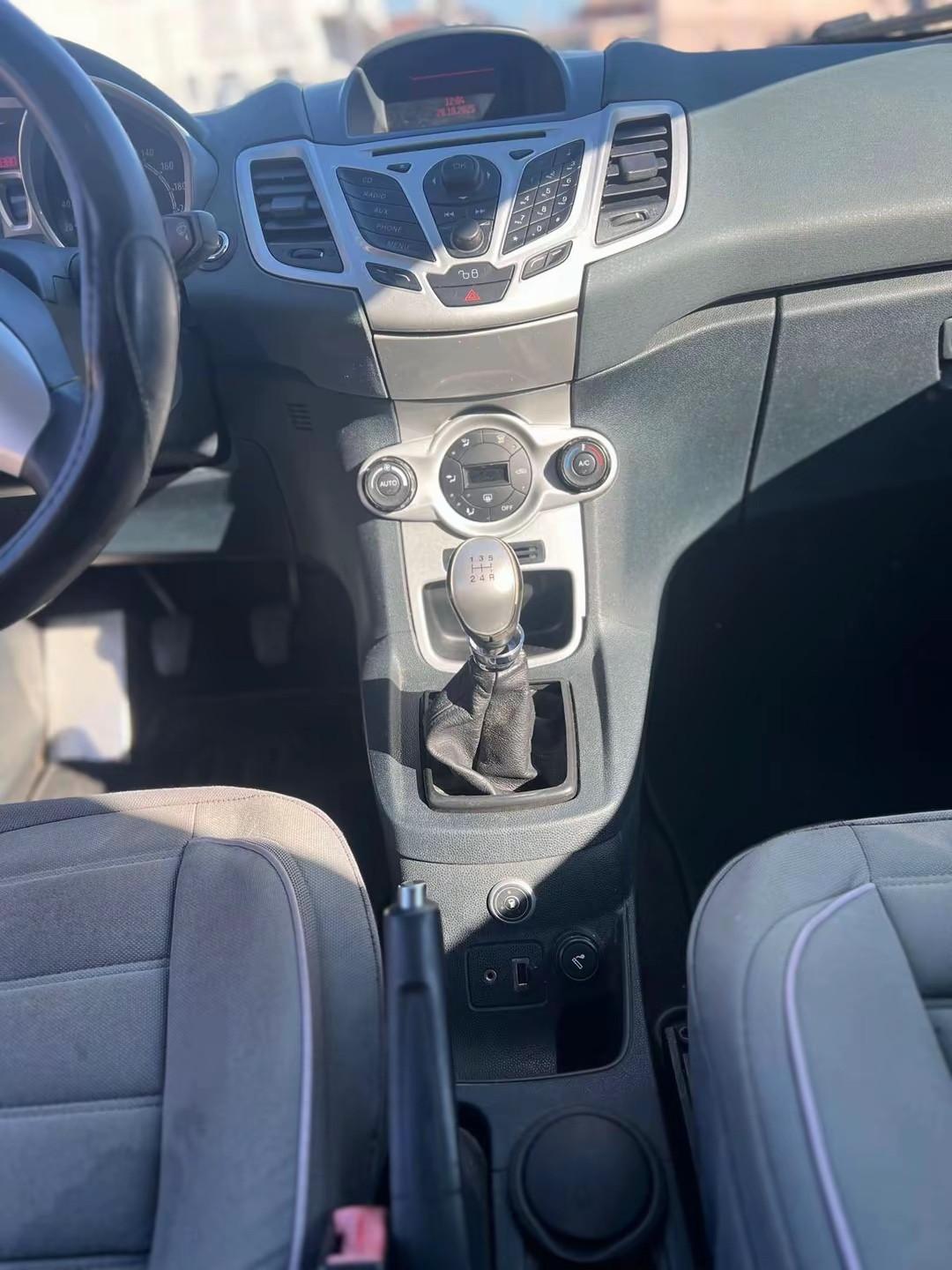 Ford Fiesta 1.4 3 porte Bz.- GPL Titanium