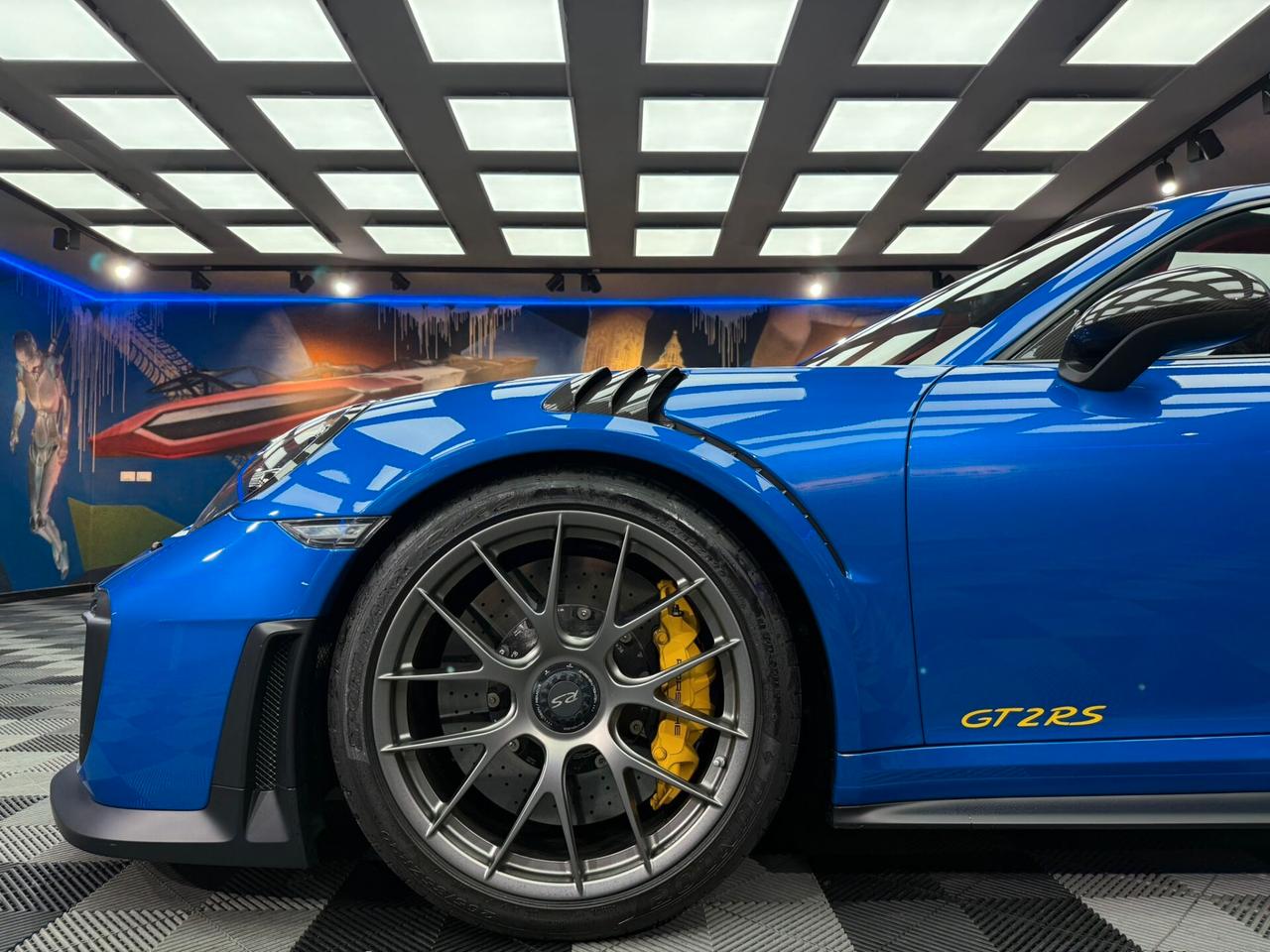Porsche 911 3.8 GT2 RS (985)