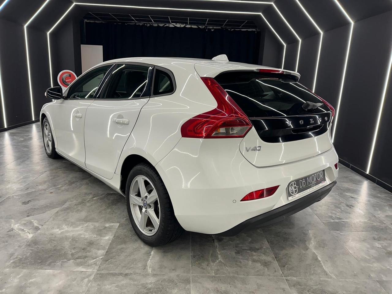Volvo V40 V40 II 2012 1.6 d2 R-design Momentum