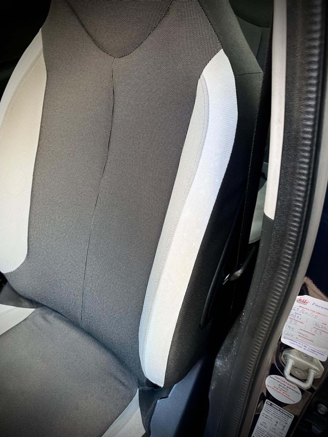 Toyota Aygo 1.0 VVT-i 69 CV 5 porte x-play MMT