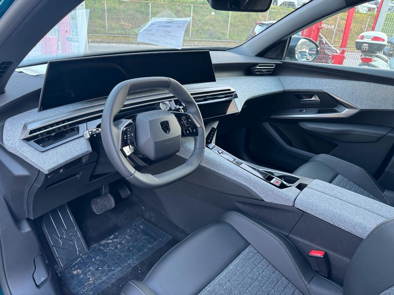 Peugeot New 3008 1.2cc Hybrid 145cv e-DCS6 Allure