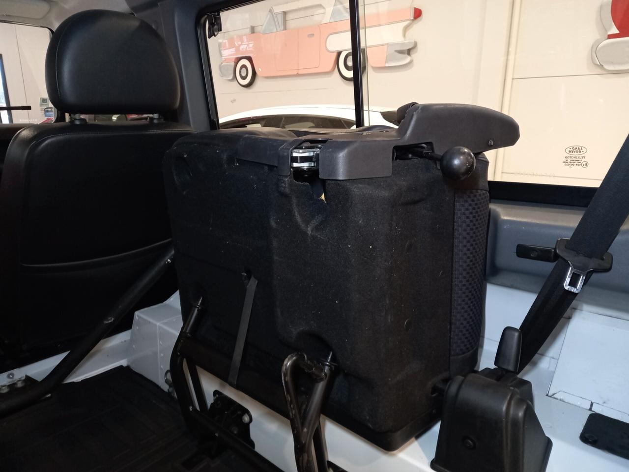 Land Rover Defender 90 2.2 EXPEDITION 032/100