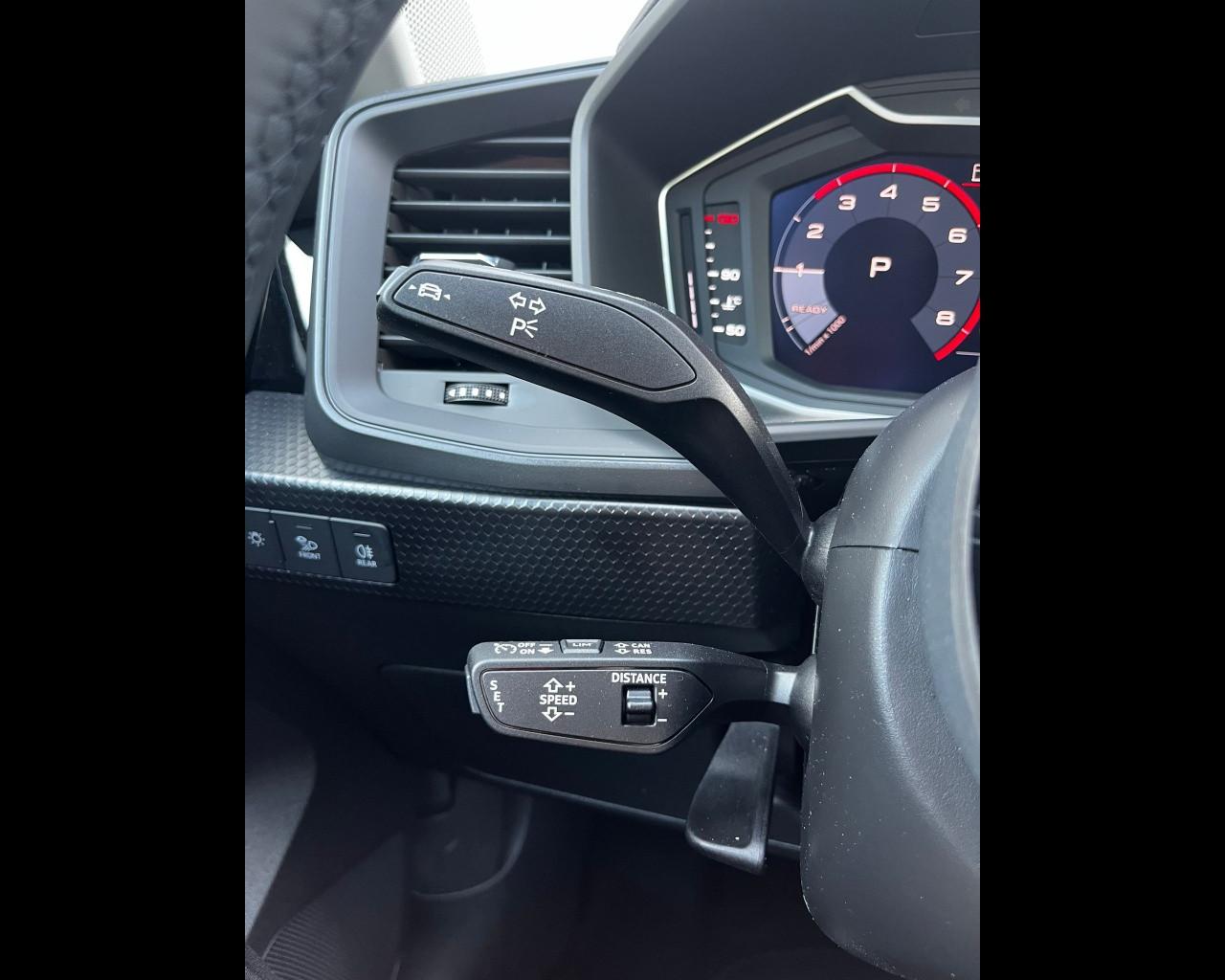 AUDI A1 ALLSTREET 30 TFSI S-TRONIC IDENTITY CONTRAST