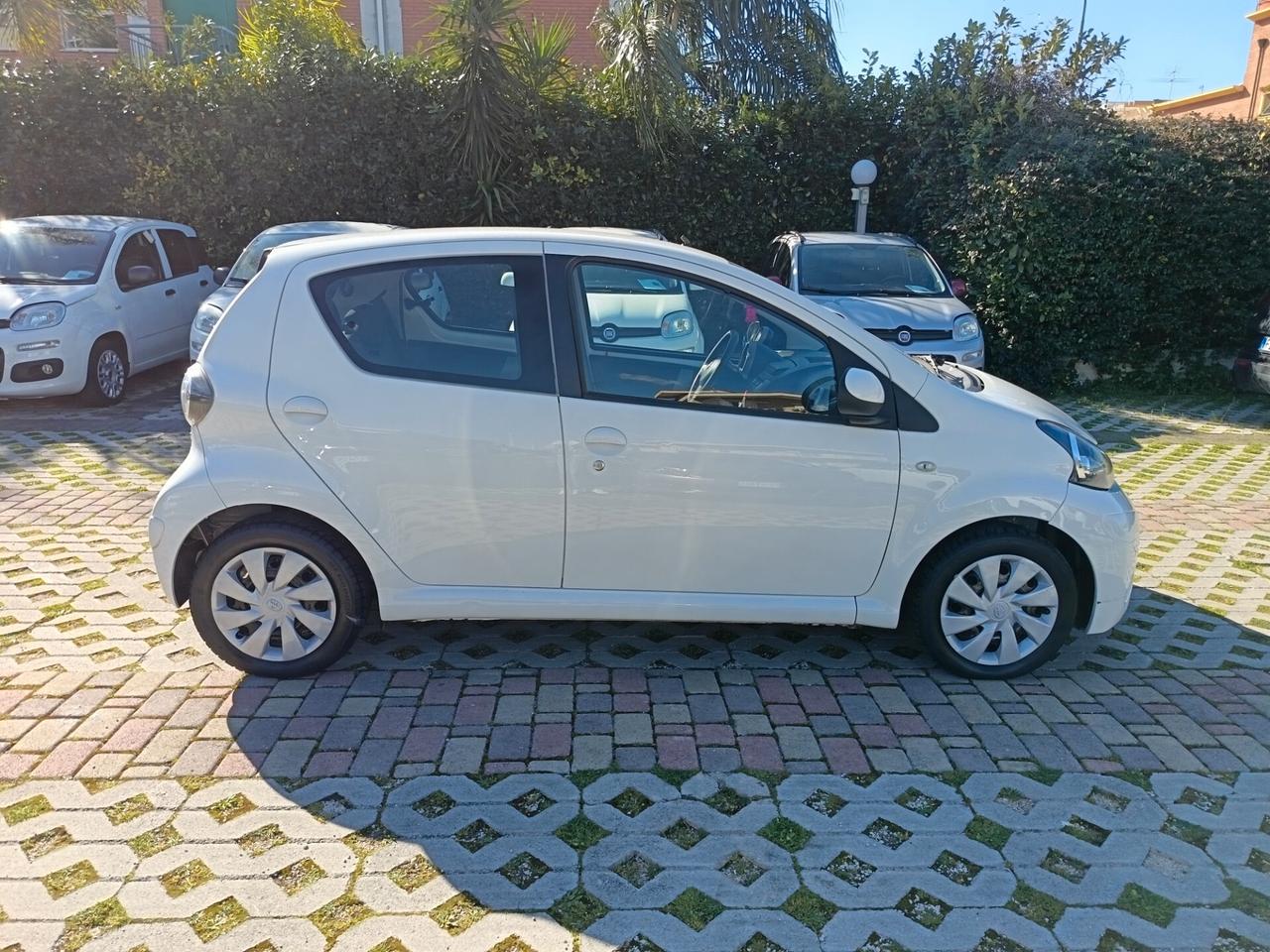 Toyota Aygo 1.0 12V VVT-i 5 porte Active Connect