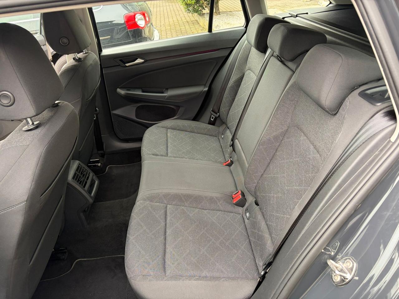 Volkswagen Golf Variant 2.0 tdi Life 115cv