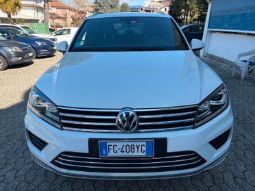 Volkswagen Touareg 3.0 TDI 204 CV tiptronic R-LINE*EURO6*FULL
