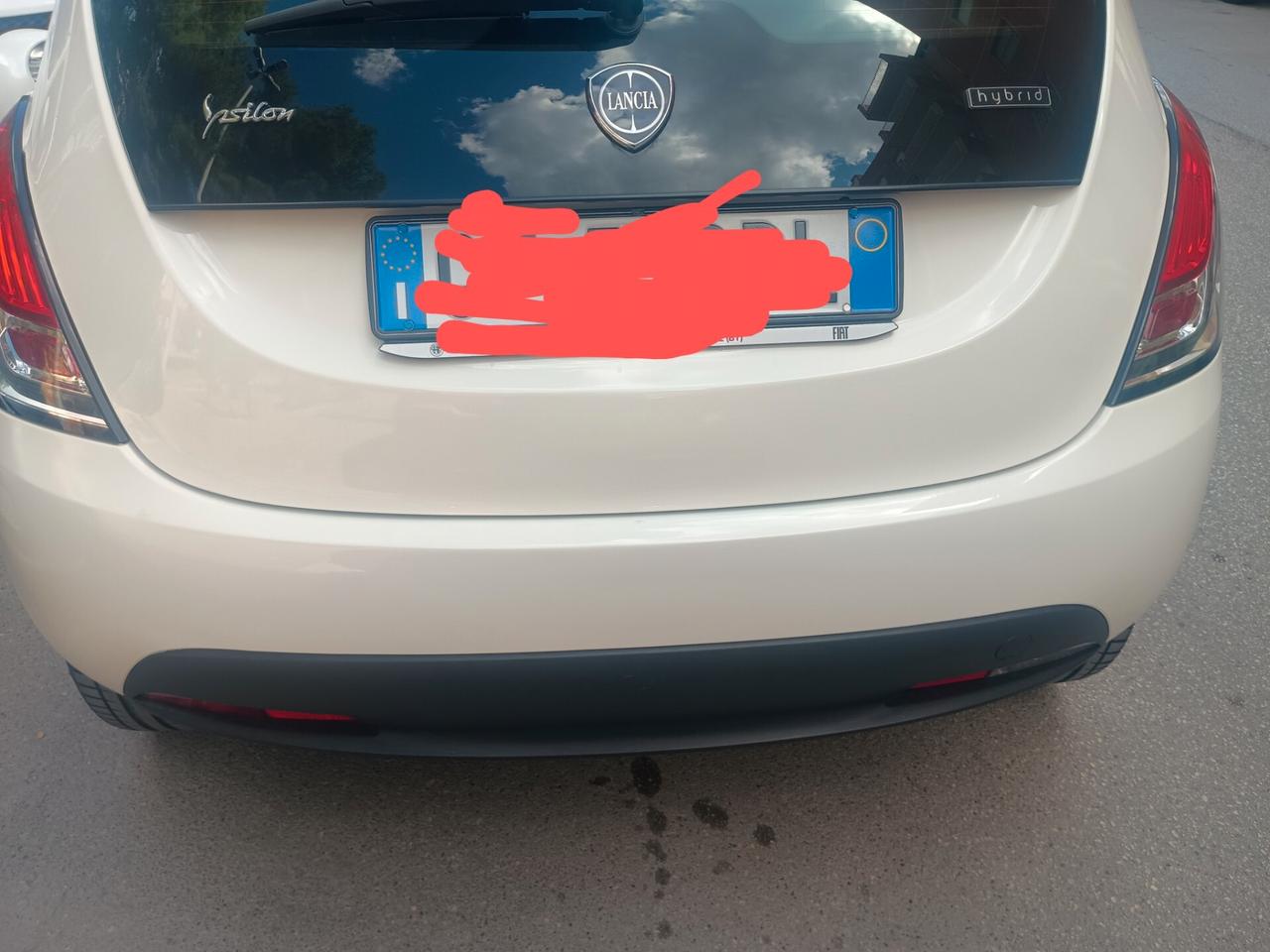 Lancia Ypsilon 1.0 FireFly 5 porte S&S Hybrid Ecochic Silver