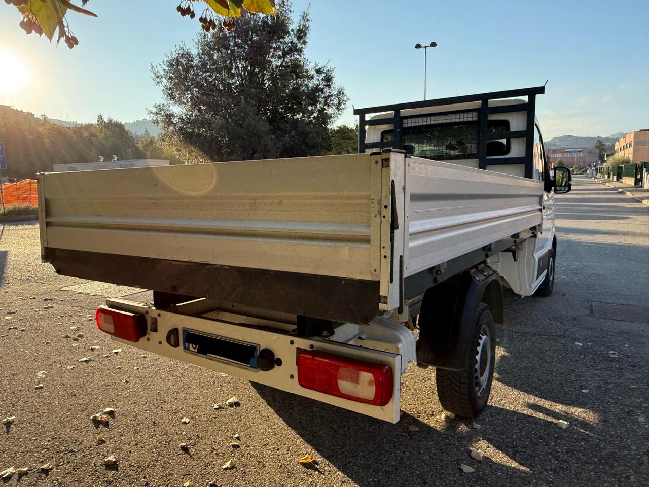 VOLKSWAGEN Crafter Ribaltabile trilaterale crafter 35 2.0 tdi 140cv L3 ribalt.tril. Business