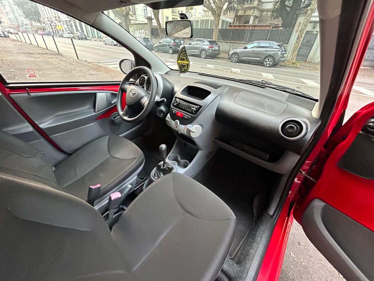 Toyota Aygo 1.0 Sol 5p 68cv NEOPATENTATI!!!