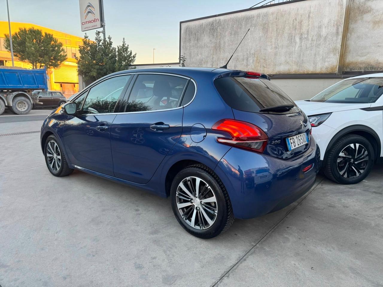 Peugeot 208 BlueHDi 5 porte Allure