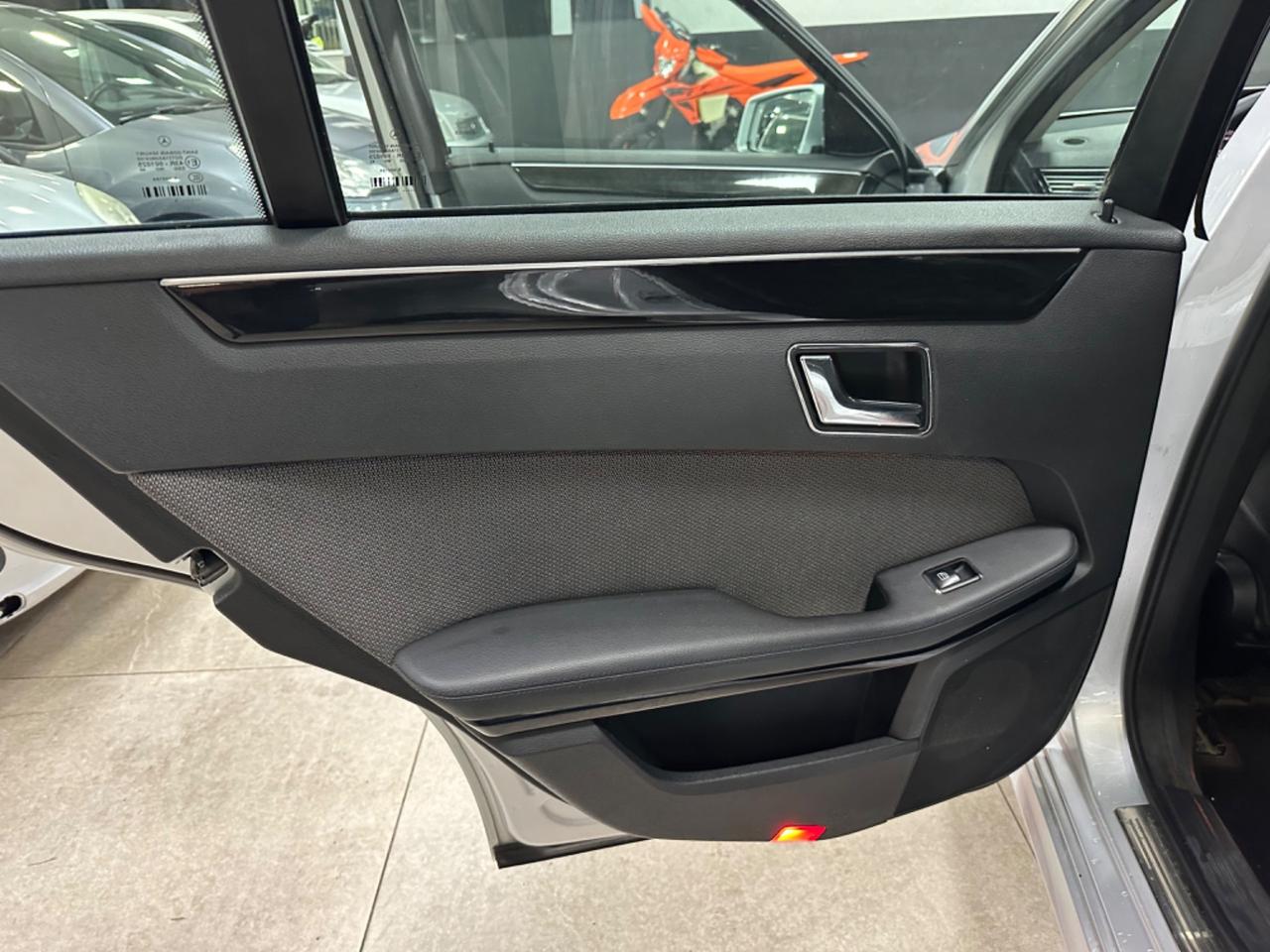 Mercedes-benz E 250 CDI Avantgarde AUTOM 2009