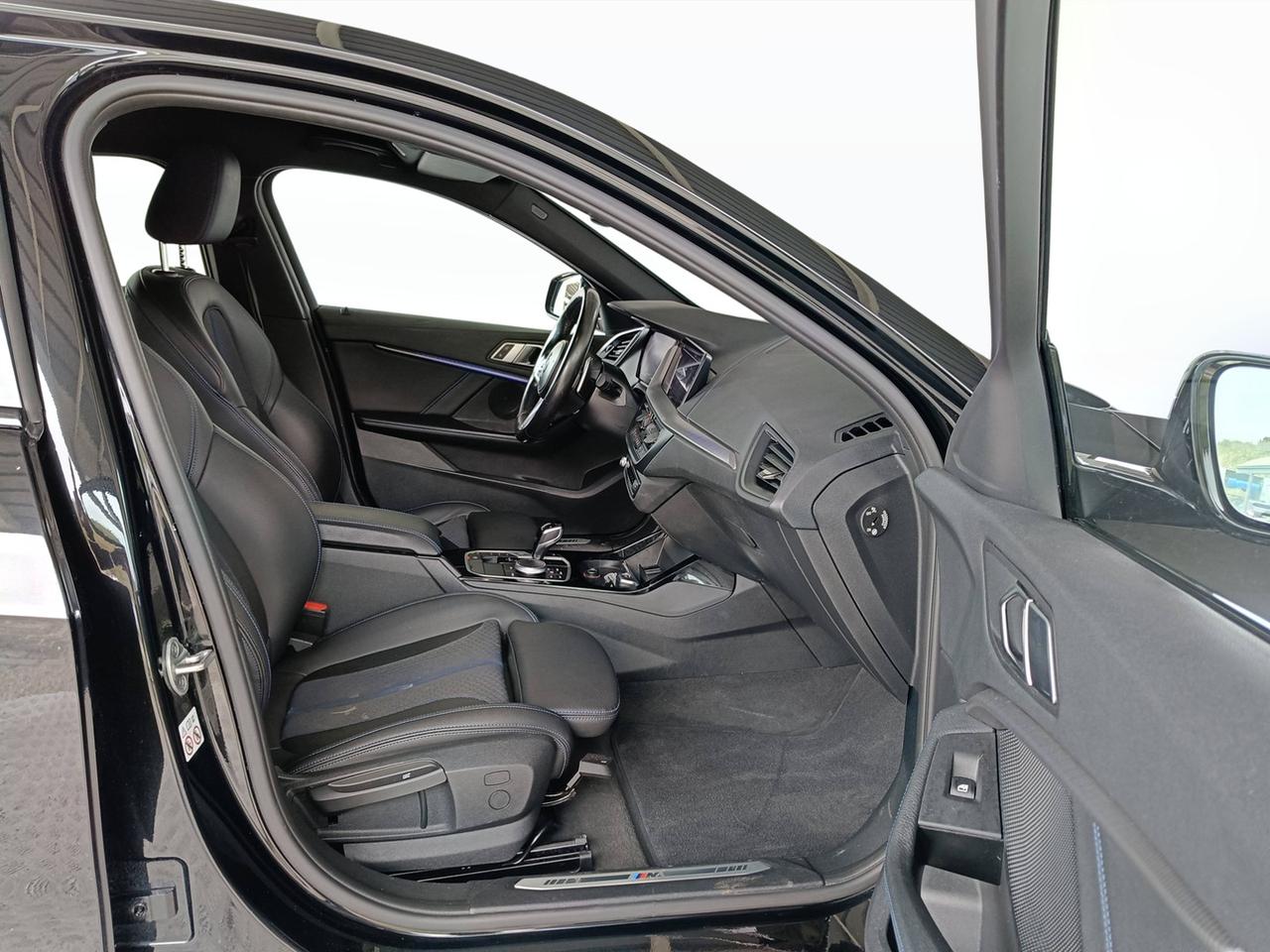 BMW Serie 1 F40 - 118d Msport auto