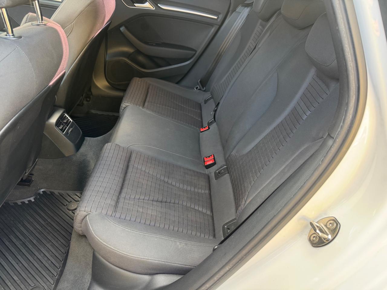 Audi A3 SPB 1.6 TDI Sport neopaten garanzia 12 mesi