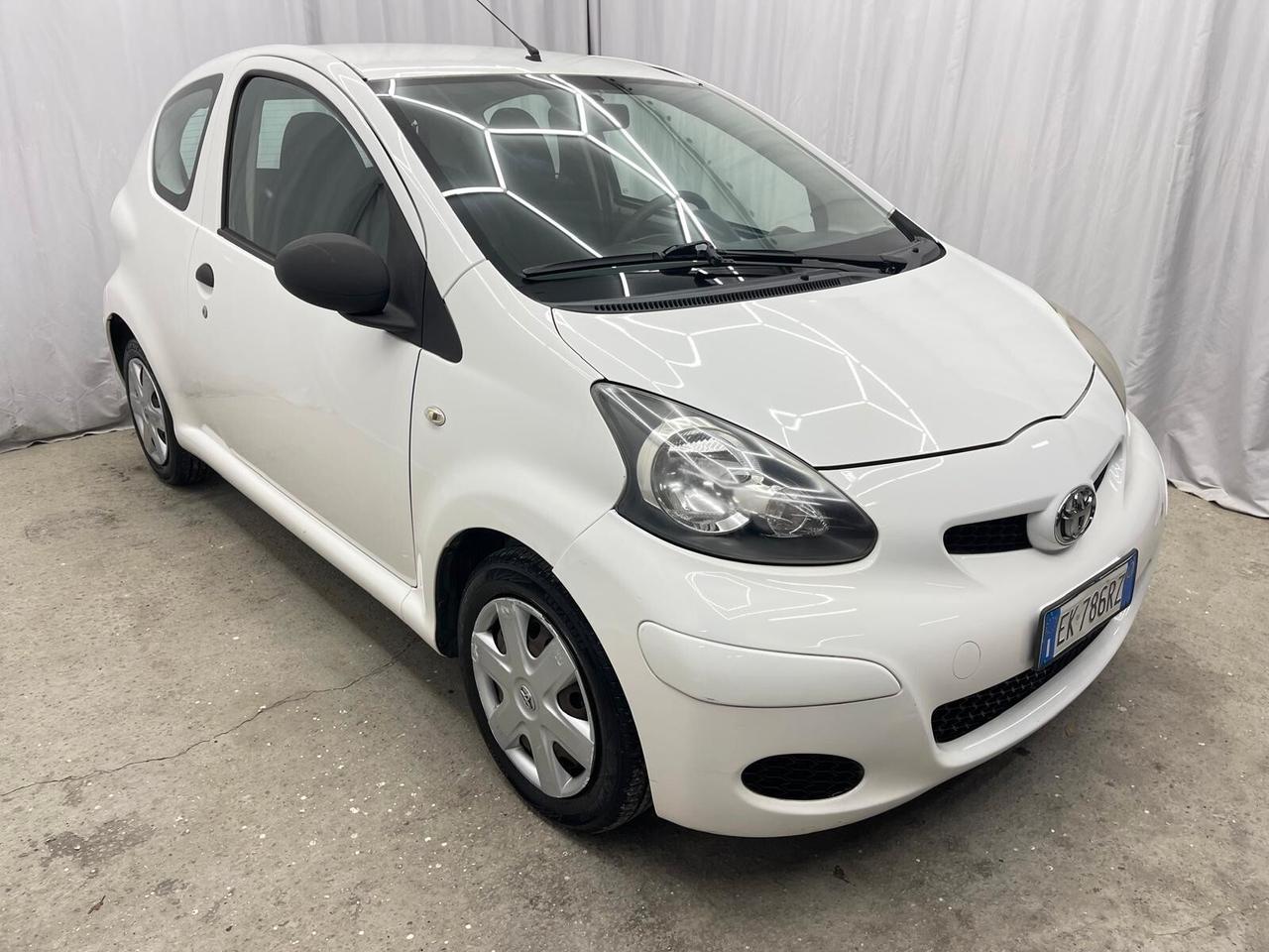 Toyota Aygo 1.0 12V VVT-i 3 porte Now Connect