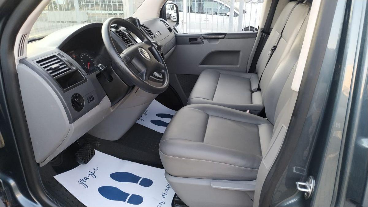 VOLKSWAGEN - Caravelle 2.5 TDI 9 POSTI 174 CV FULL