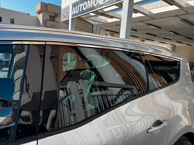 Renault Grand Scenic dCi 8V 110 CV EDC Energy Sport Edition2