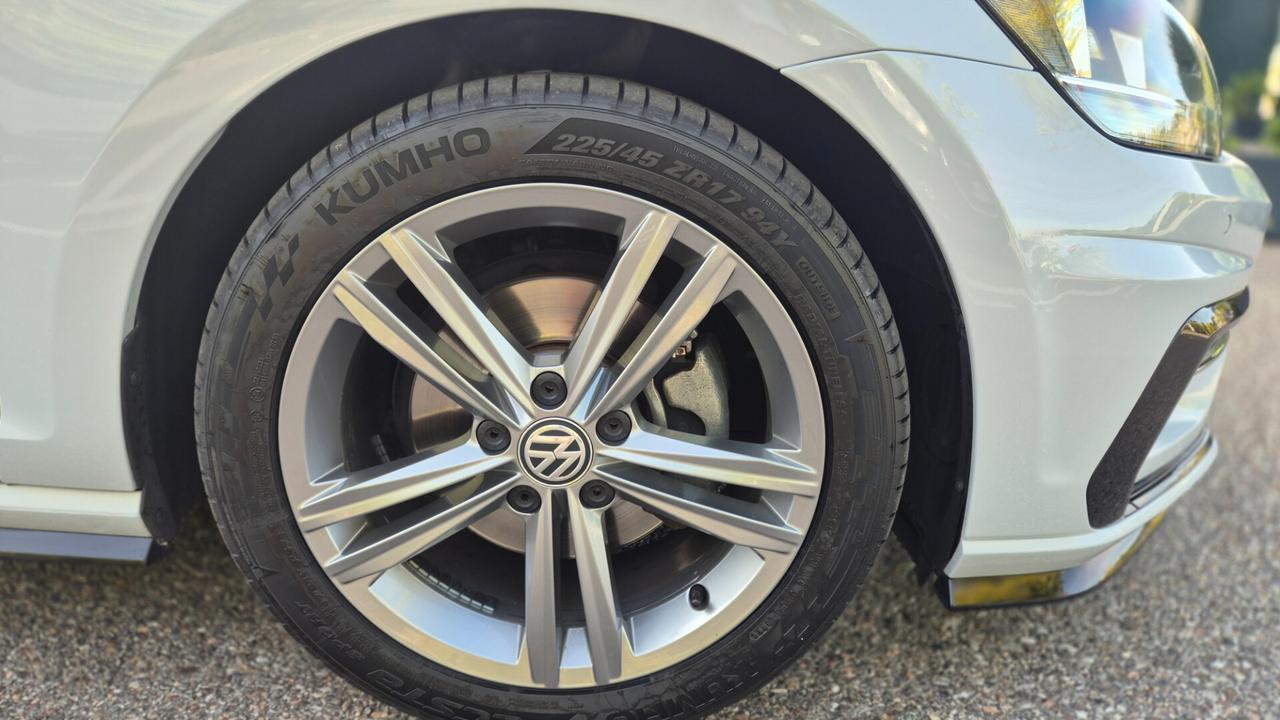 Volkswagen Golf 1.6 TDI 110 CV DSG 5p R-LINE