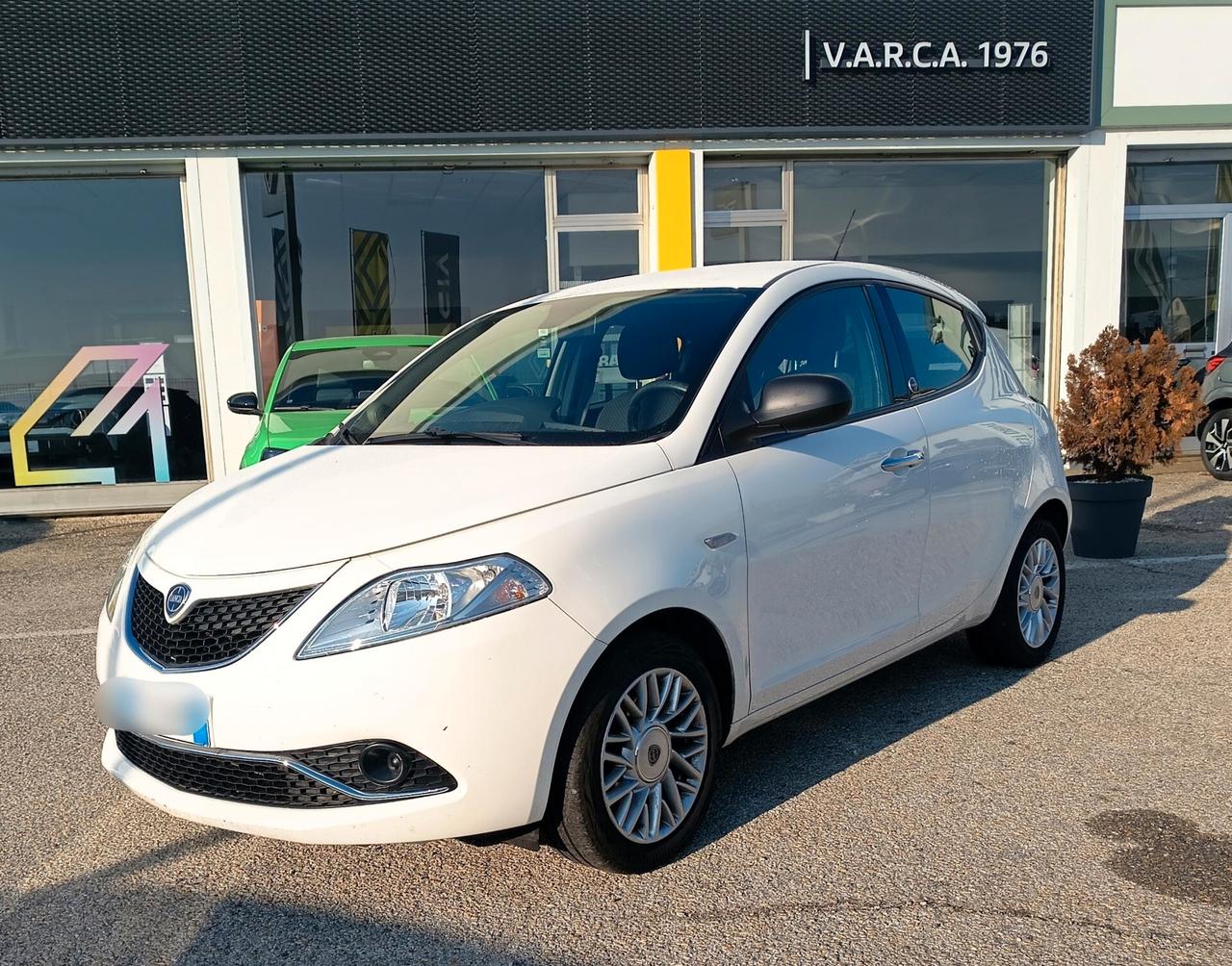 Lancia Ypsilon 1.2 69 CV 5 porte GPL Ecochic Gold