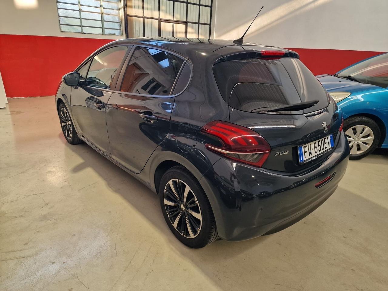 Peugeot 208 PureTech 82 Stop&Start 5 porte Signature