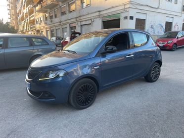 Lancia Ypsilon 1.0 FireFly 5 porte S&S Hybrid Ecochic Gold