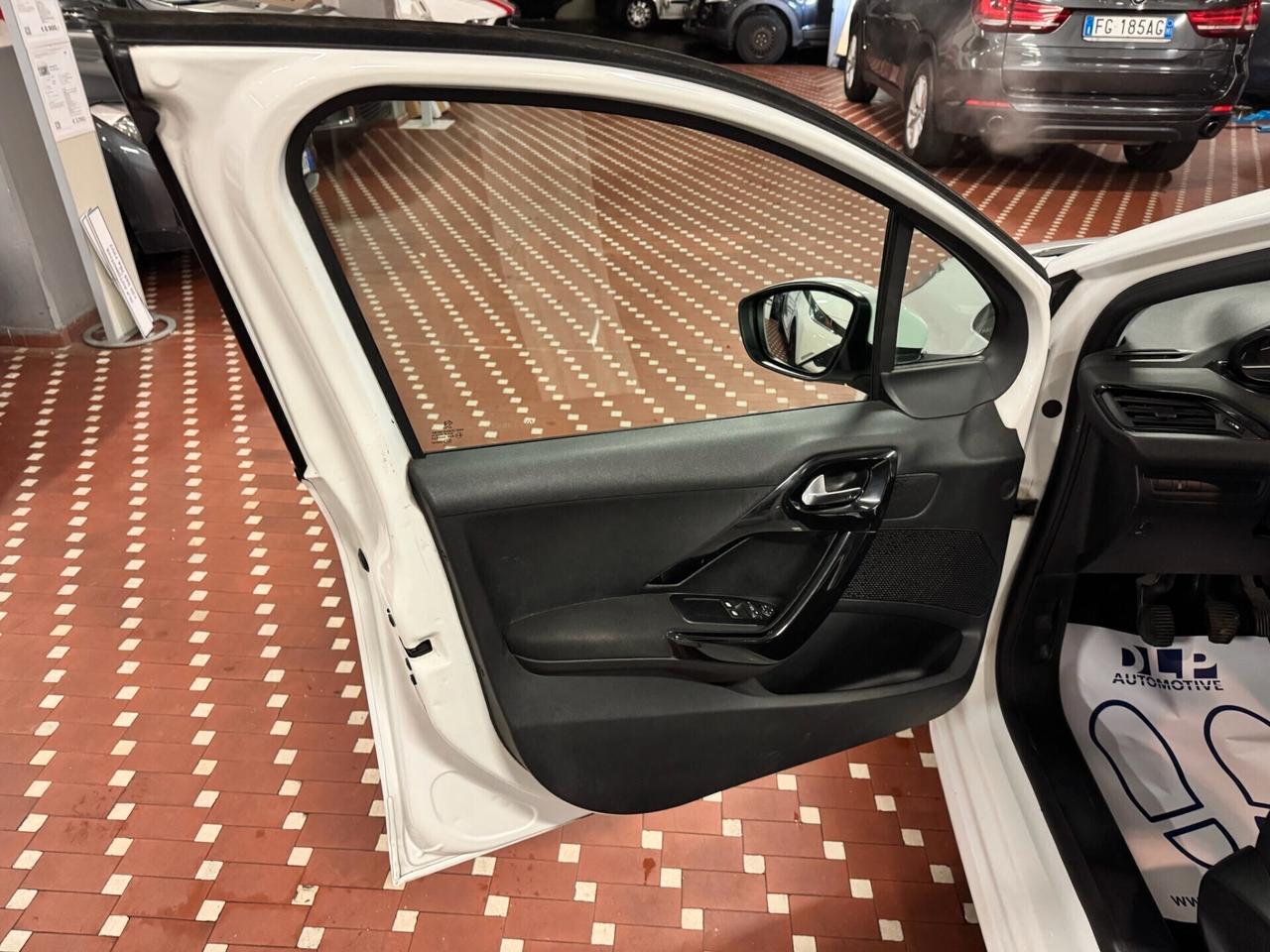 Peugeot 208 PureTech 82 5 porte Allure - UNICO PROPRIETARIO