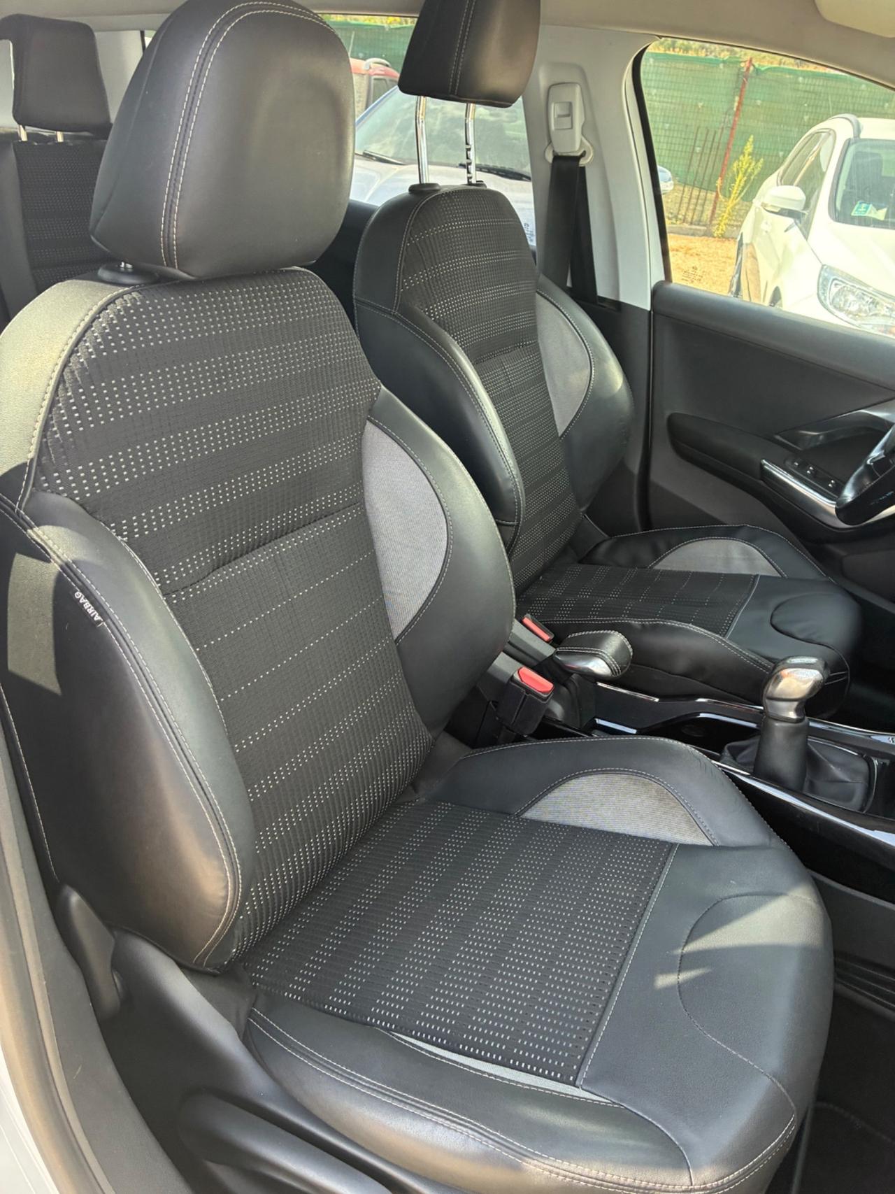 Peugeot 2008 BlueHDi 100 S&S Black Matt