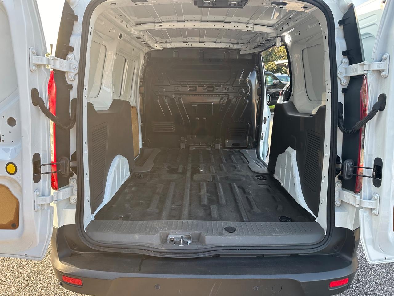 Ford Tourneo Connect 1.5 100 CV Titanium PROBLEMI AL MOTORE