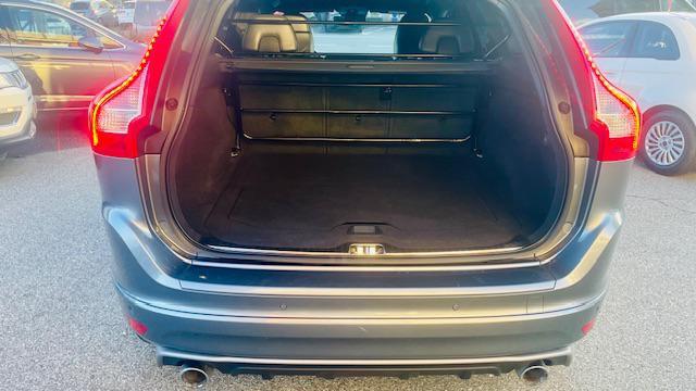 VOLVO XC60 D4 AWD Geartronic R-design N1 *IVA deducibile