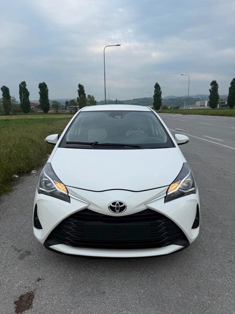 Toyota Yaris 1.0 5 porte Dynamic