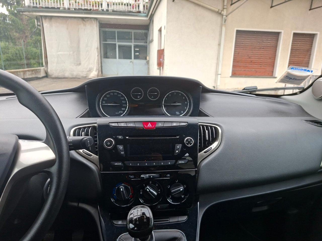 Lancia Ypsilon 5 Porte Ypsilon 1.2 Silver