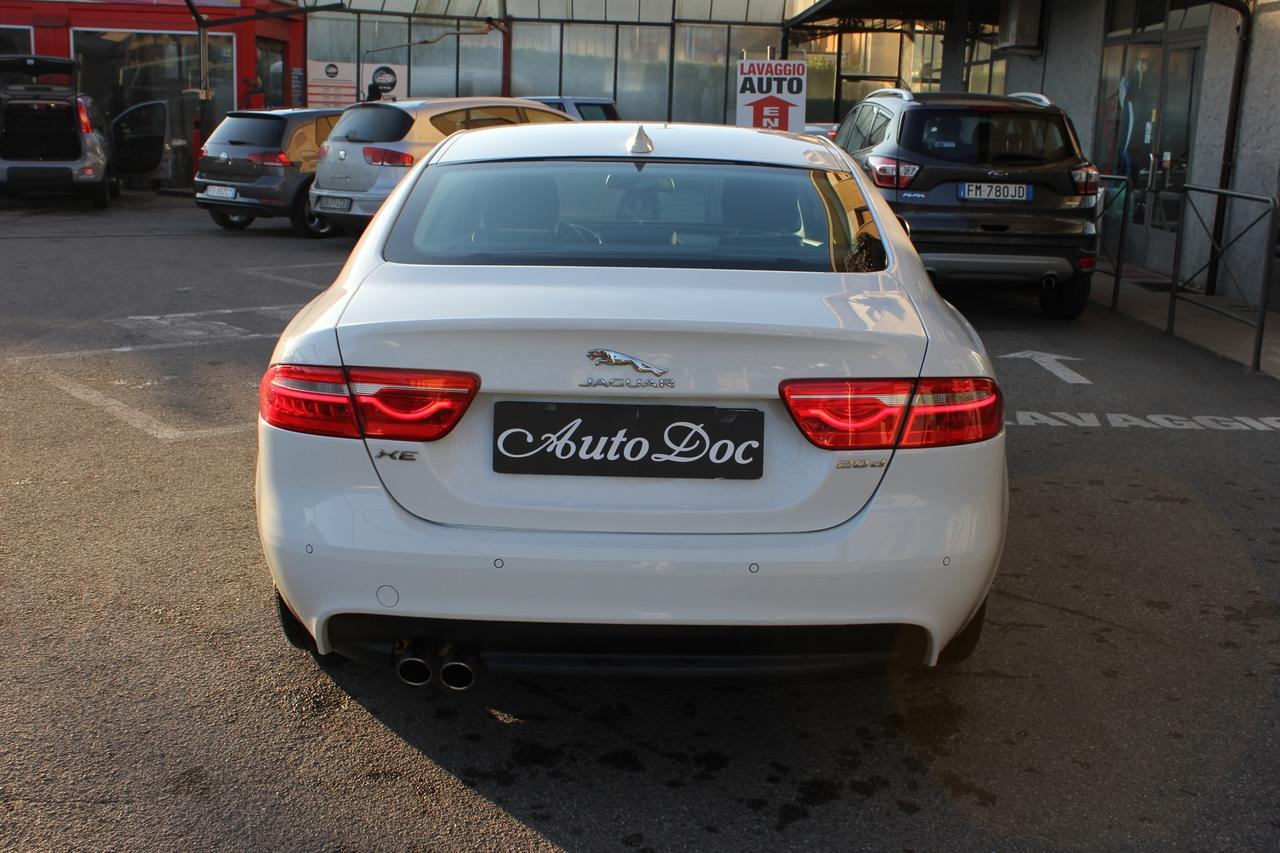 Jaguar XE 2.0 D Turbo aut. Pure Business Edition