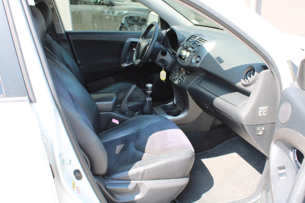 Toyota RAV 4 RAV4 2.2 D-4D 150 CV DPF Luxury