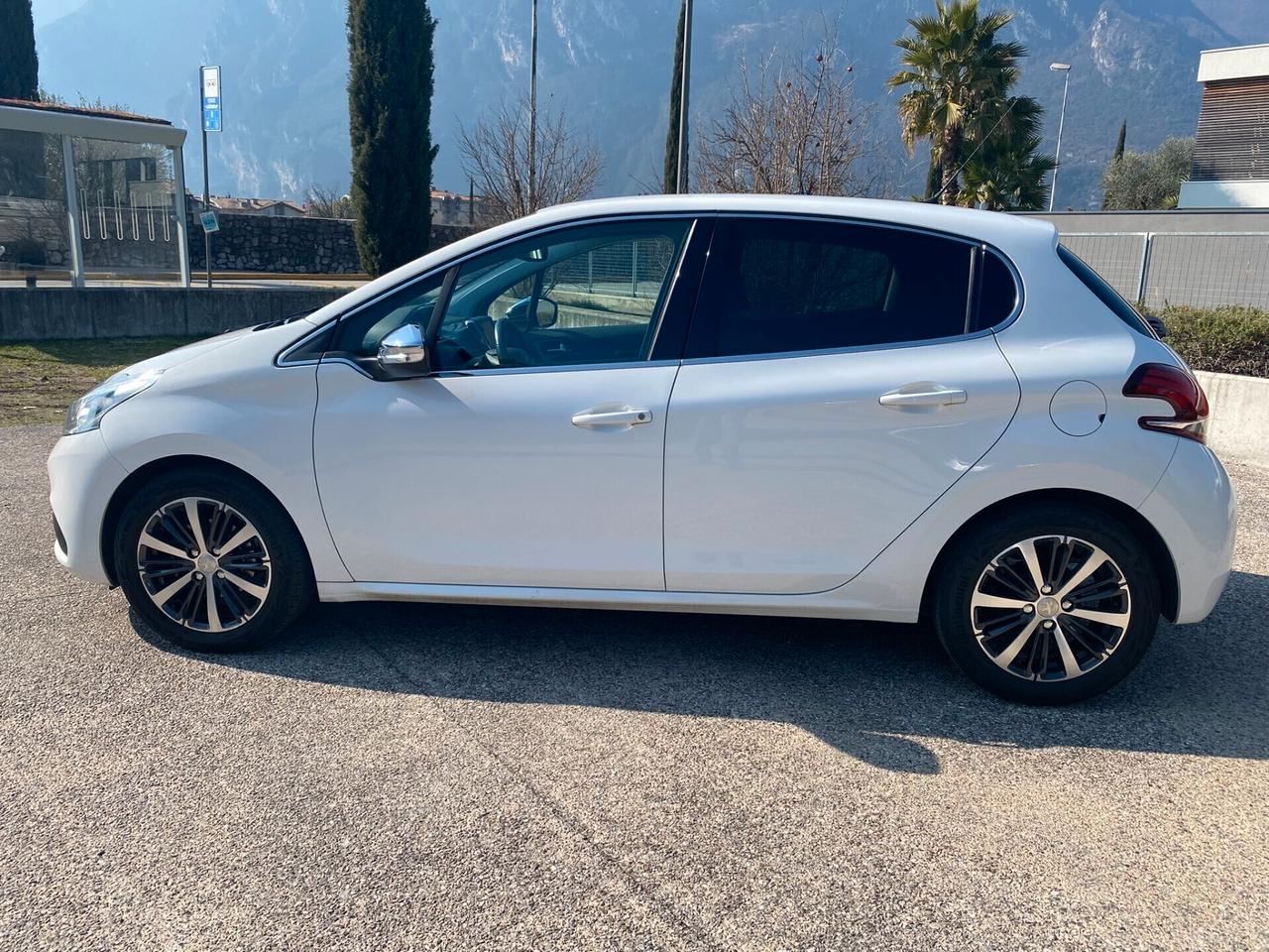 Peugeot 208 PureTech 82cv Allure - PERFETTA !!!